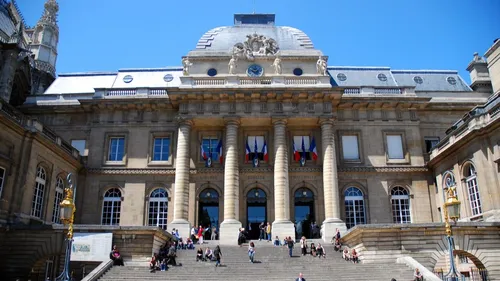 Paris : un homme accusé de viols remis en liberté à cause d’une...