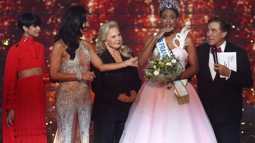 Solidarité Miss France : Vaimalama Chaves et Eve Gilles soutiennent...