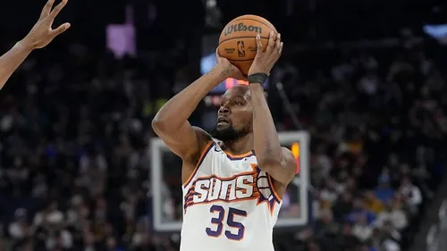 Kevin Durant défend Drake et J.Cole face aux critiques des fans de...