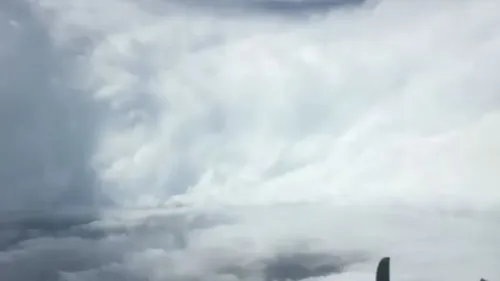 Ouragan Melissa : des images impressionnantes captées au cœur de la...