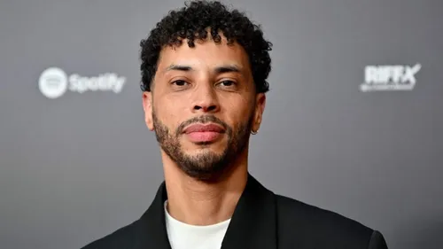 Le rappeur Disiz fait son retour sur COLORS