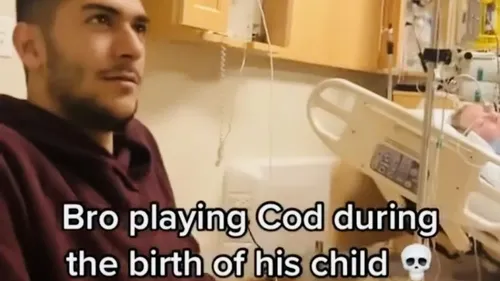 Un père joue à Call of Dury pendant que sa femme accouche !
