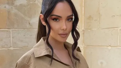 Nabilla choque les internautes en s'affichant avec un couteau sur...