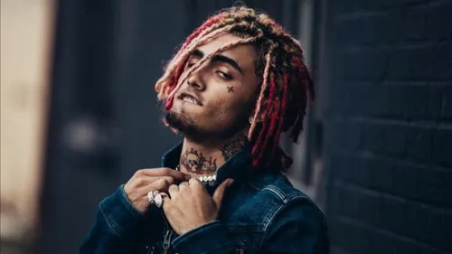 Lil Pump sort une arme pour menacer ceux qui ont abimé ses voiture...