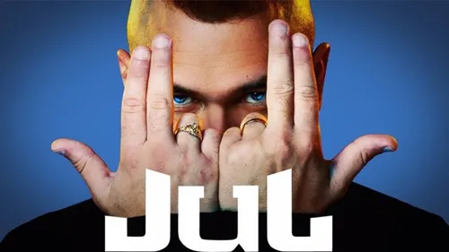 Jul : Ce chiffre impressionnant qu’il a atteint sur Youtube ! [PHOTO]