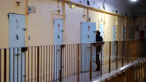 Le débat s'intensifie : des peines de prison pour les usagers de...