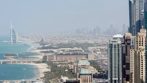 Dubaï a recours à des pluies artificielles, une vidéo...