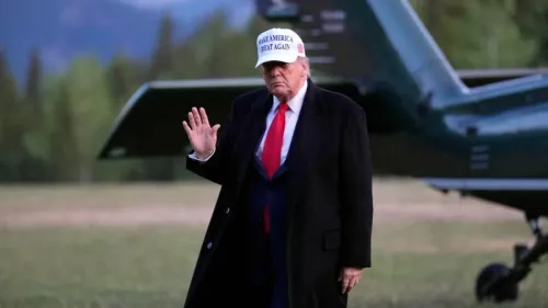 Donald Trump lance un plan sans précédent pour expulser des...