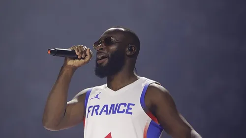 Abou Debeing porte plainte contre Le Parisien après la fuite...