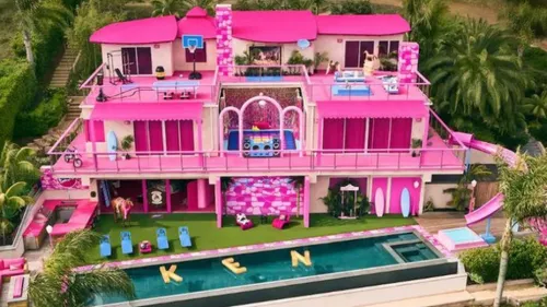 La maison Barbie sur Airbnb : une expérience de rêve devenue réalité !