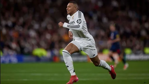 Kylian Mbappé, de la critique à l'ovation : le vent tourne-t-il...