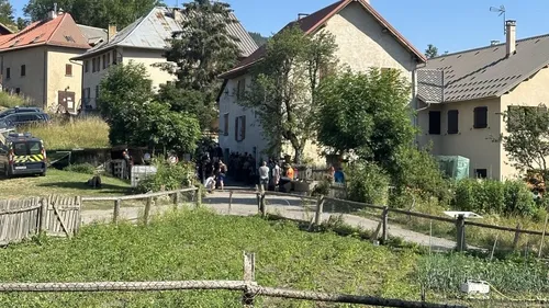 L'affaire Émile : entre hommage discret et courriers intrusifs