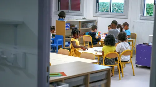 Révélations sur l'institutrice accusée de violences sur un enfant :...