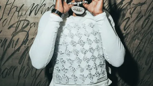 GENEZIO et 1PLIKÉ140 fusionnent leurs talents : le duo de choc...