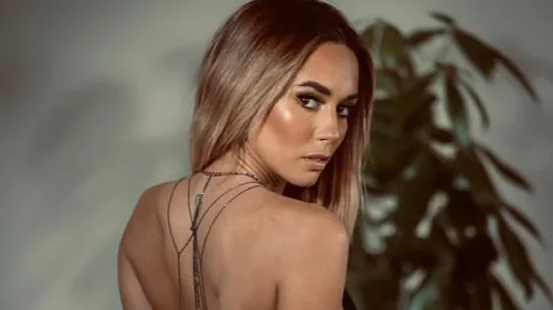 Hillona (objectif reste du monde) à nouveau en couple avec un...