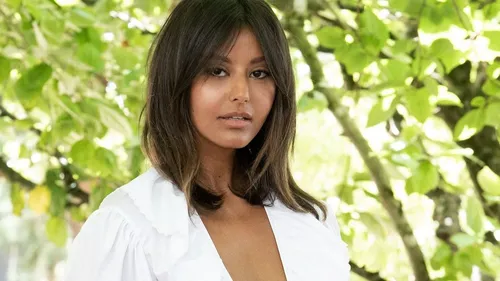 Zahia Dehar débarque sur Mym avec une collaboration exclusive