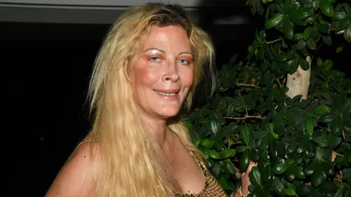 Quand les pigeons s'invitent chez Loana : stupeur et désarroi sur...