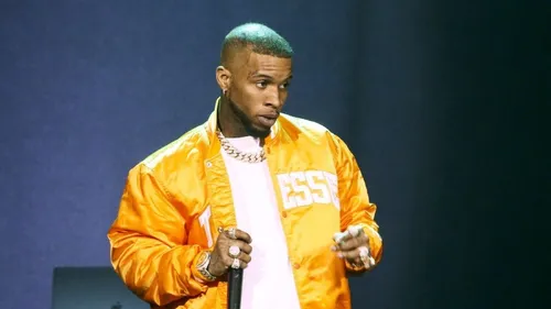 Les vidéos de l’agression de Tory Lanez fuitent sur les réseaux
