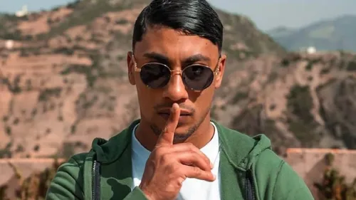 Maes : Face aux menaces, le rappeur riposte