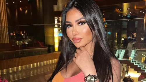 Maeva Ghennam agresse des agents aéroportuaires !