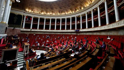 Pass vaccinal : sa mise en vigueur reportée après l’échec des...