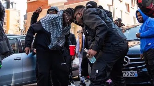 Guy2bezbar - La Calle part. 4 (Favelas de Paname) (feat. Leto)