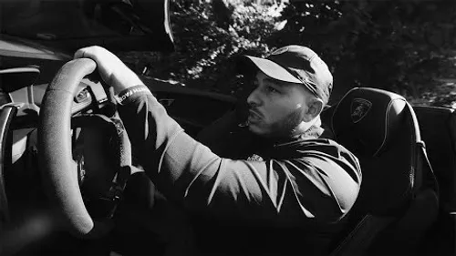 Hornet La Frappe - Main de fer