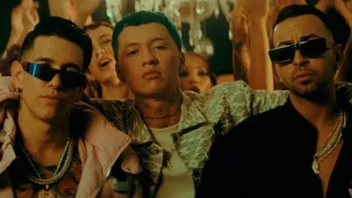 Blessd - Medallo (feat. Justin Quiles et Lenny Tavarez) 