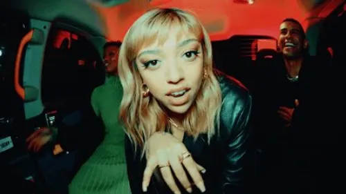 Mahalia - In The Club