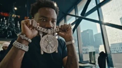 Roddy Ricch - Aston Martin Truck