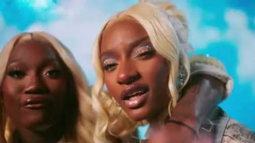 Darkoo - Disturbing U (feat. Ayra Starr)