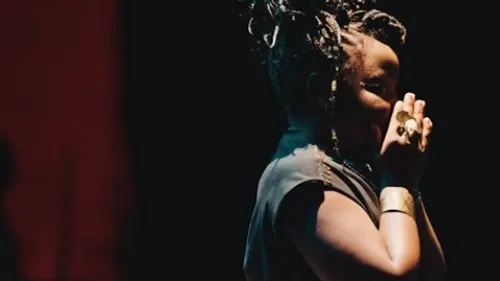 Youssoupha - DIEU EST GRANDE