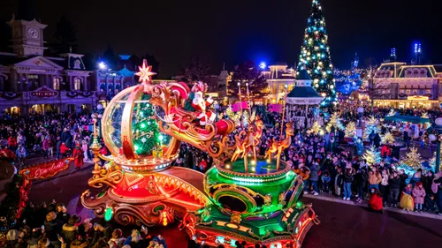 Fans furieux : Disneyland Paris rend la parade de Noël payante