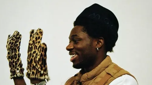 Tiakola enflamme les scènes internationales avec sa tournée 2025!