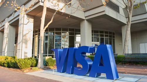 Visa annonce la suppression de postes malgré une performance...