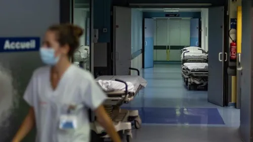 Un adolescent de 15 ans entre la vie et la mort après un combat à...