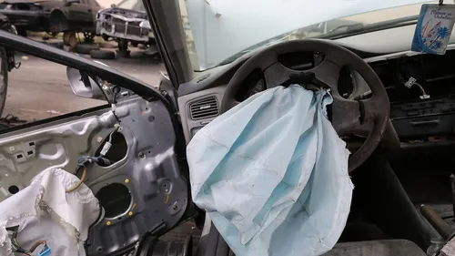 Décès tragique lié à un airbag défectueux : le scandale Takata...