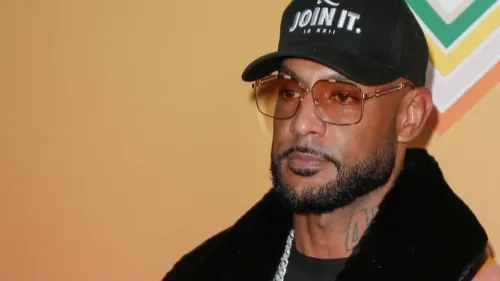 Booba provoque la colère des internautes en affichant Diam’s avec...