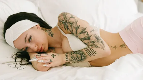 Bhad Bhabie empoche 1 million de dollars en quelques heures sur...