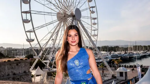 Bianca Costa enflamme la France avec une tournée gratuite !