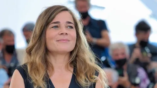 Après être restée silencieuse, Blanche Gardin répond et atomise les...