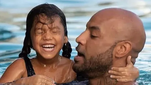 Booba : sa fille interpelle Maes dans une vidéo ! [VIDEO]