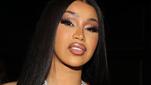 Cardi B : pour un concert de seulement 35 minutes elle gagne 1...