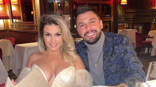 Carla Moreau de nouveau en couple après sa séparation avec Kevin...