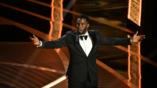 Accusé d'avoir mis son « empire » au service d'un trafic sexuel, P....