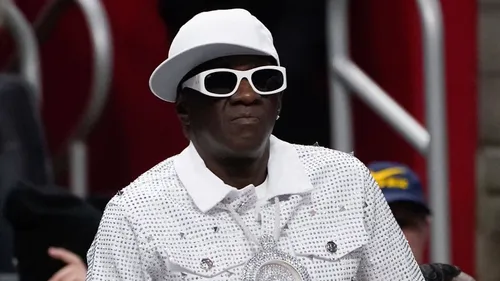 L'histoire sombre de Flavor Flav : 1 million de dollars par an en...