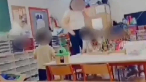 L'enseignante de maternelle sort de son silence après avoir été...