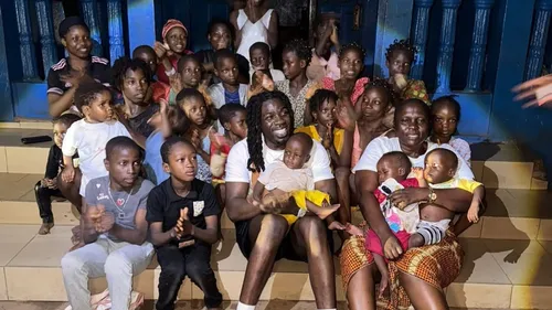 Gazo en Guinée : l'étoile du rap s'illumine de générosité et de...