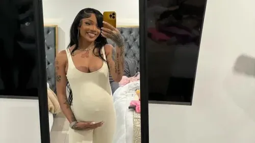 GloRilla enceinte : la star surprend ses fans avec son baby bump
