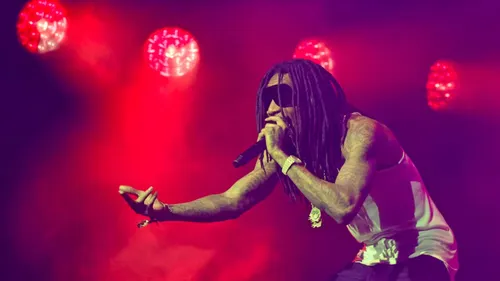 Wiz Khalifa face à la justice en Roumanie pour un joint sur scène